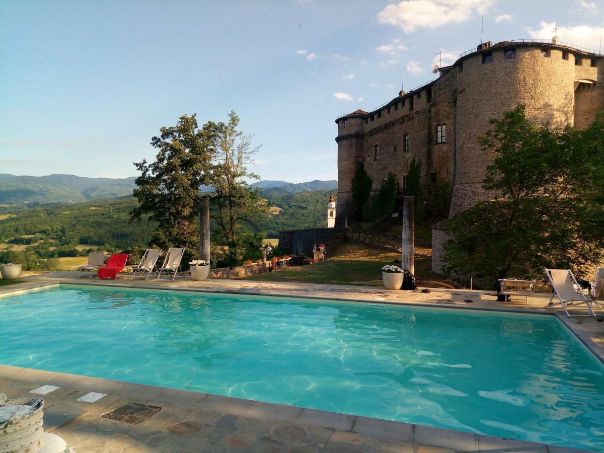 Castello Di Compiano Hotel Relais Museum Exterior photo